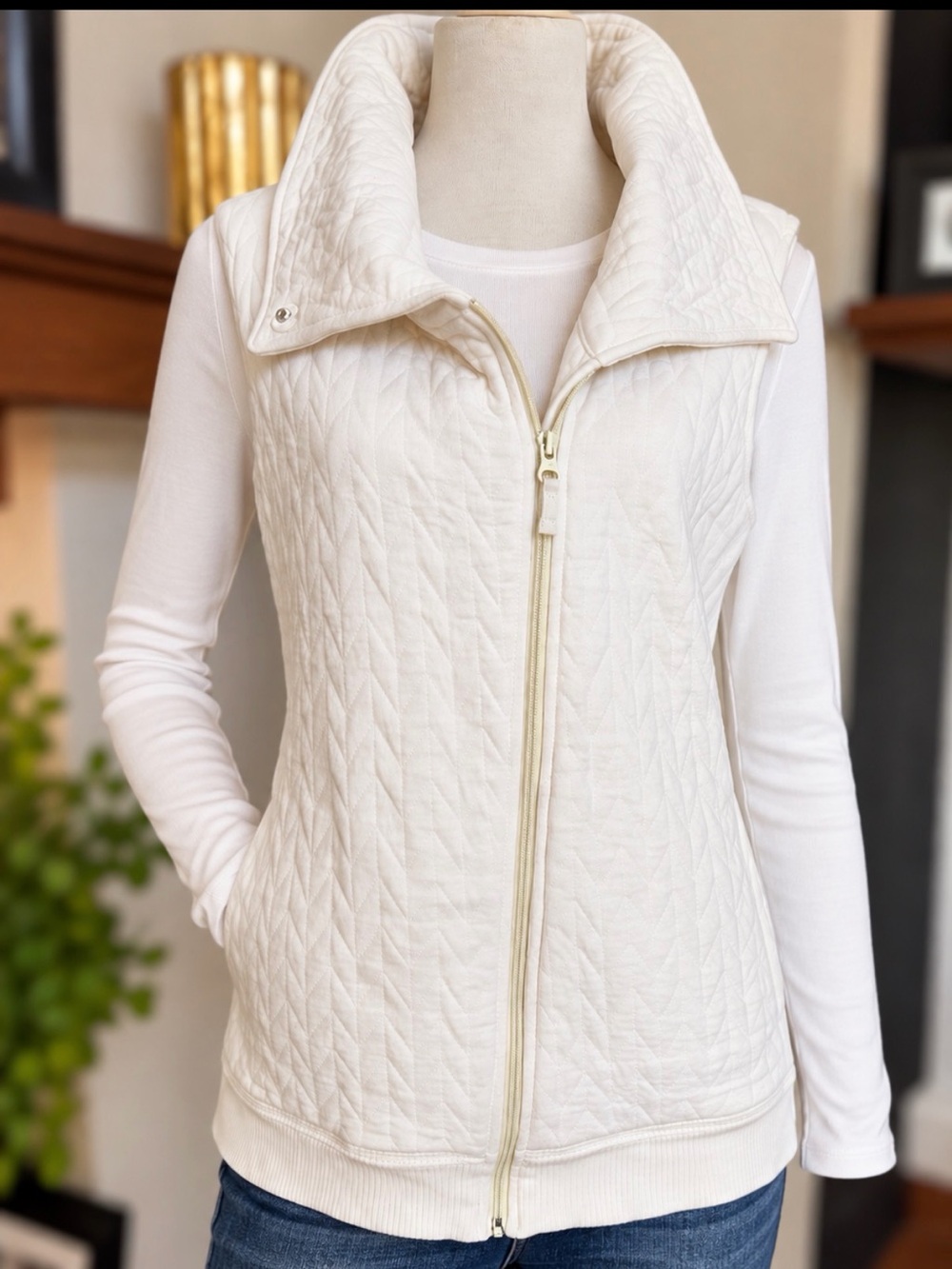 T by Talbots Cream Textured Quilted Vest Ivory Zip Front M